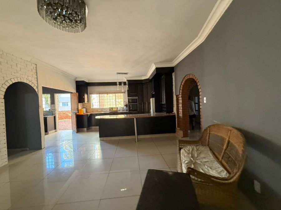 6 Bedroom Property for Sale in Safari Gardens North West